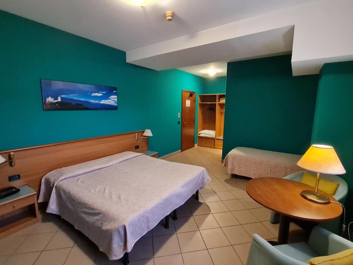 Modo Hotel Верчели Екстериор снимка