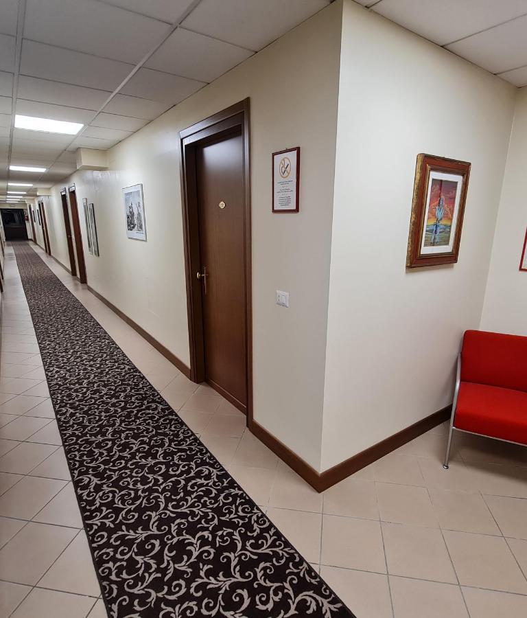 Modo Hotel Верчели Екстериор снимка