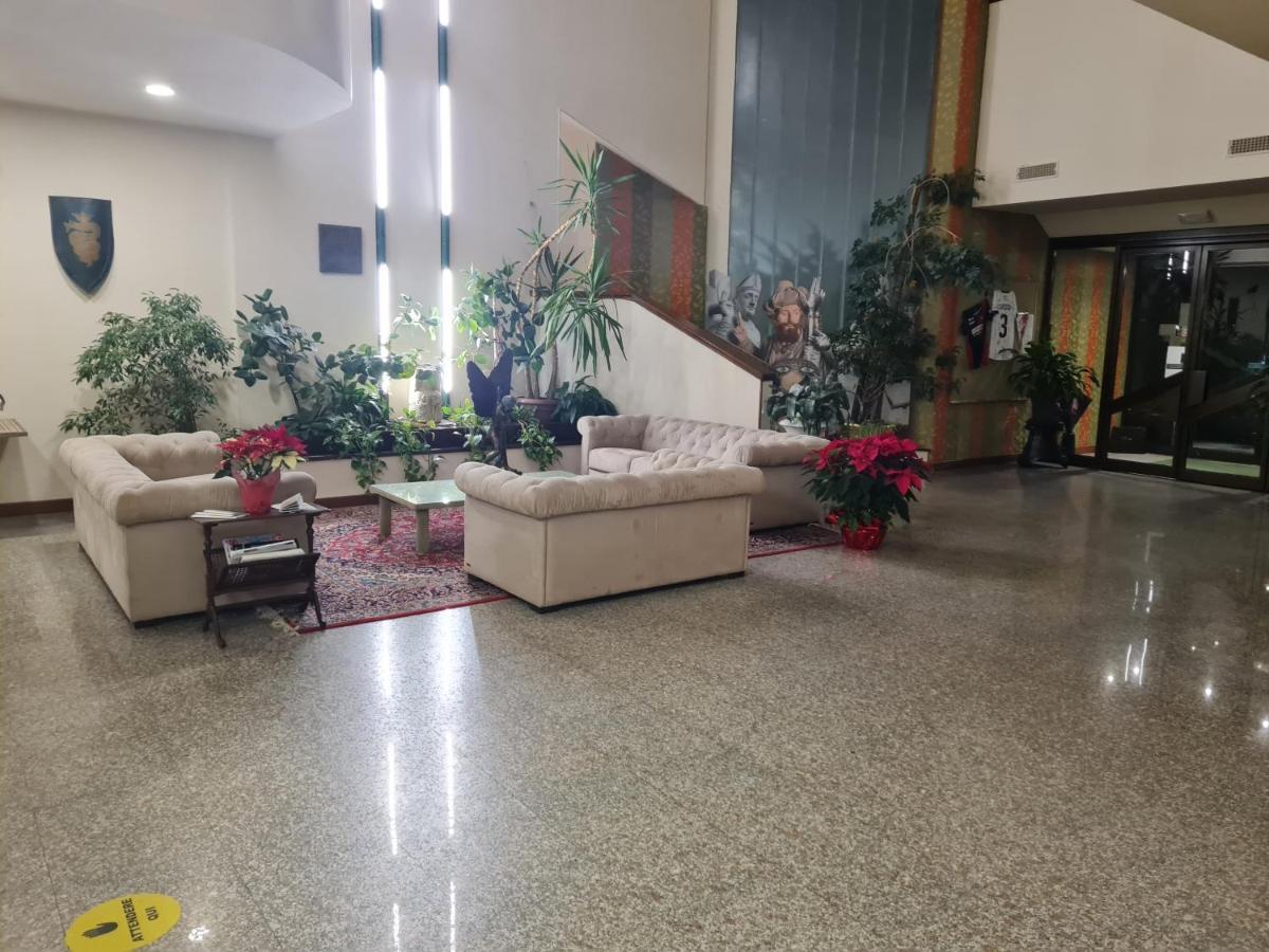 Modo Hotel Верчели Екстериор снимка